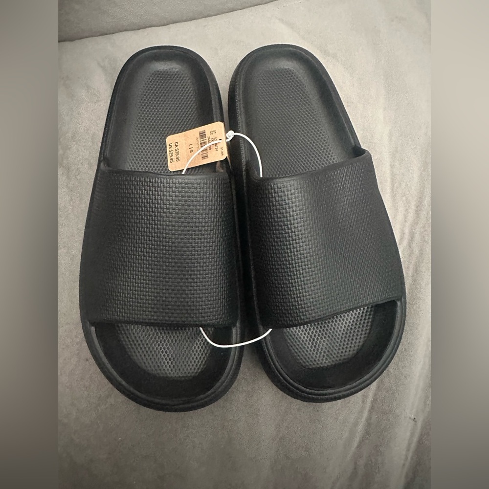 VS Pink Pillow Slides
